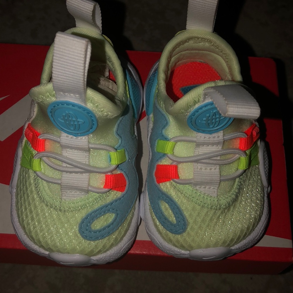 Infant sneakers
